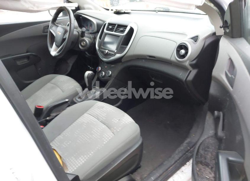 Photo 5 of 2017 Chevrolet Sonic LT AUTO (VIN 1G1JG6SG8H4149928)