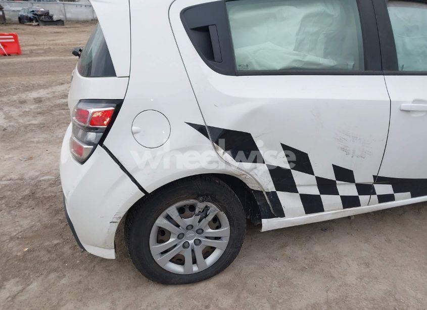 Photo 6 of 2017 Chevrolet Sonic LT AUTO (VIN 1G1JG6SG8H4149928)