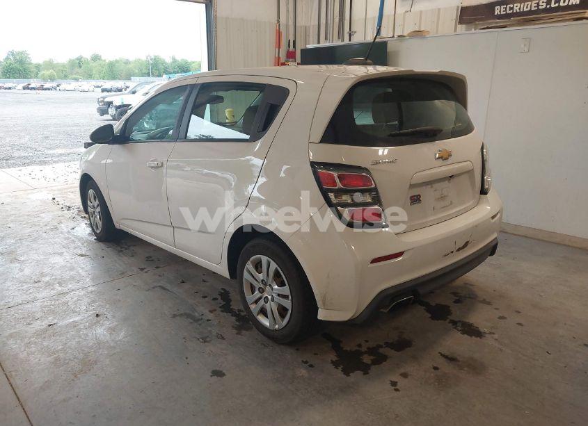 Photo 3 of 2017 Chevrolet Sonic LT AUTO (VIN 1G1JG6SG8H4164591)