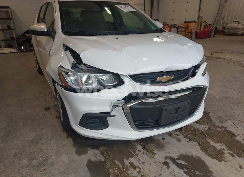 Photo 6 of 2017 Chevrolet Sonic LT AUTO (VIN 1G1JG6SG8H4164591)
