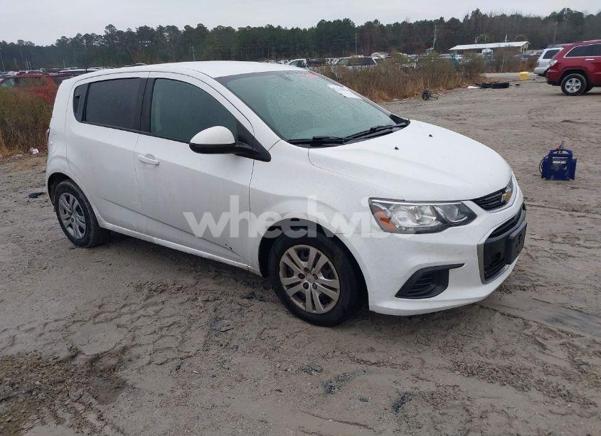 2017 Chevrolet Sonic LT AUTO (VIN 1G1JG6SH4H4167464) main photo