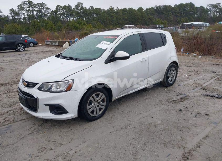 Photo 2 of 2017 Chevrolet Sonic LT AUTO (VIN 1G1JG6SH4H4167464)