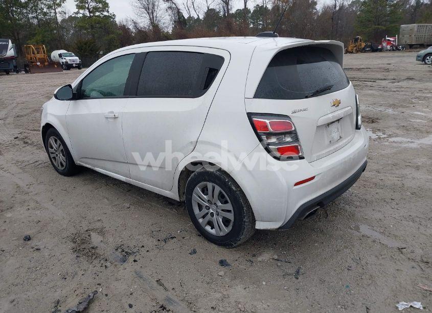 Photo 3 of 2017 Chevrolet Sonic LT AUTO (VIN 1G1JG6SH4H4167464)