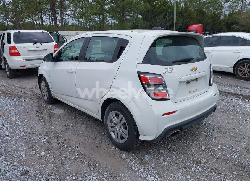 Photo 3 of 2017 Chevrolet Sonic LT AUTO (VIN 1G1JG6SH6H4167675)