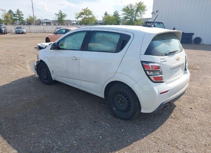 Photo 3 of 2017 Chevrolet Sonic LT AUTO (VIN 1G1JG6SH6H4167921)