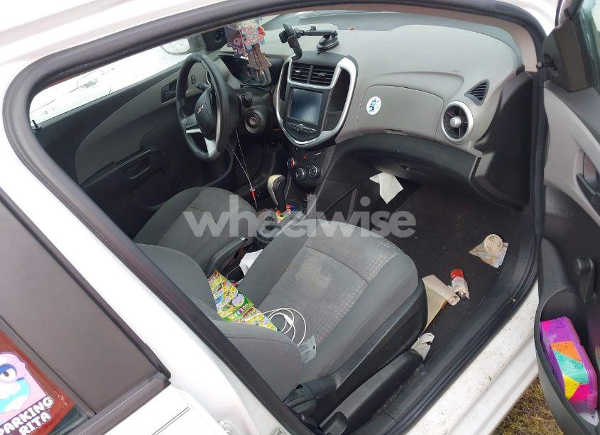 Photo 5 of 2017 Chevrolet Sonic LT AUTO (VIN 1G1JG6SH8H4166785)