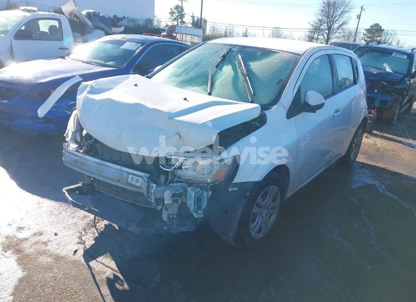 Photo 2 of 2017 Chevrolet Sonic (VIN 1G1JG6SH9H4160400)