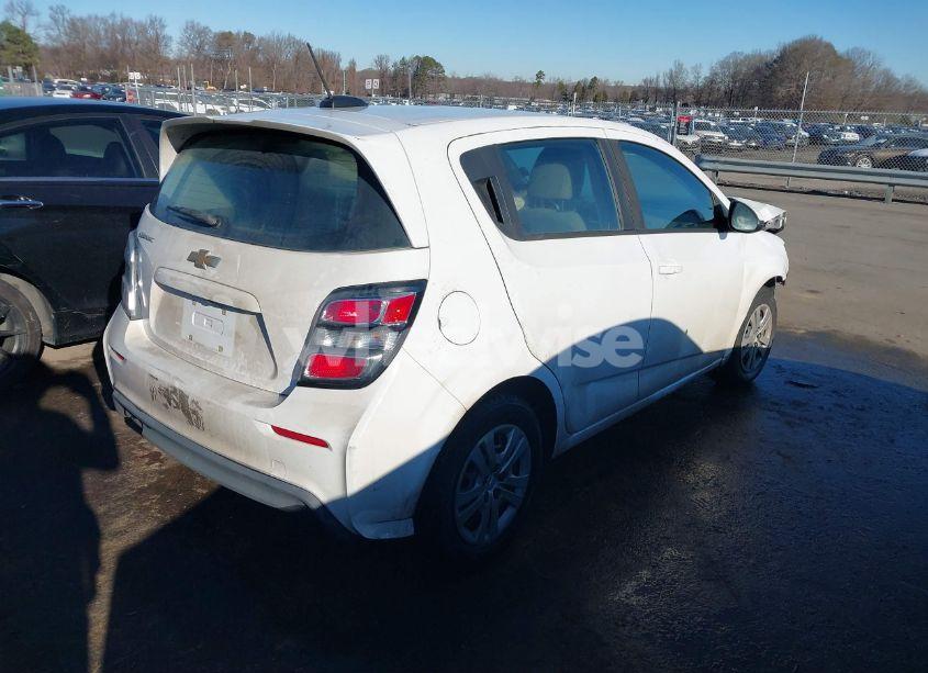 Photo 4 of 2017 Chevrolet Sonic (VIN 1G1JG6SH9H4160400)