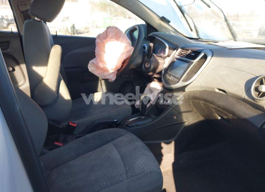 Photo 5 of 2017 Chevrolet Sonic (VIN 1G1JG6SH9H4160400)