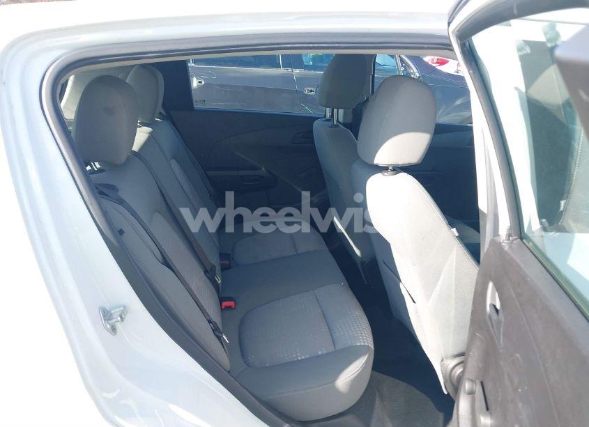 Photo 8 of 2017 Chevrolet Sonic LT AUTO (VIN 1G1JG6SH9H4172580)