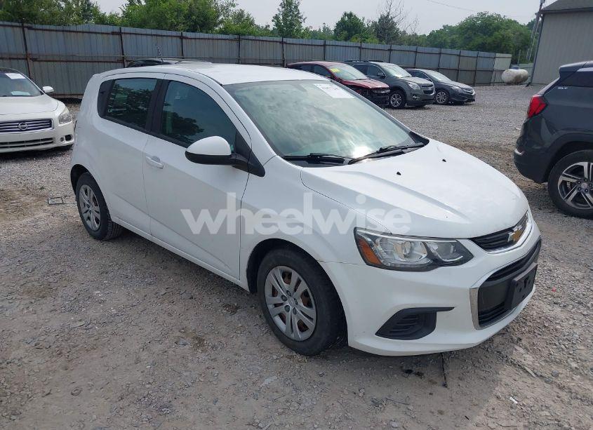 2018 Chevrolet Sonic LT AUTO (VIN 1G1JG6SH9J4107802) main photo