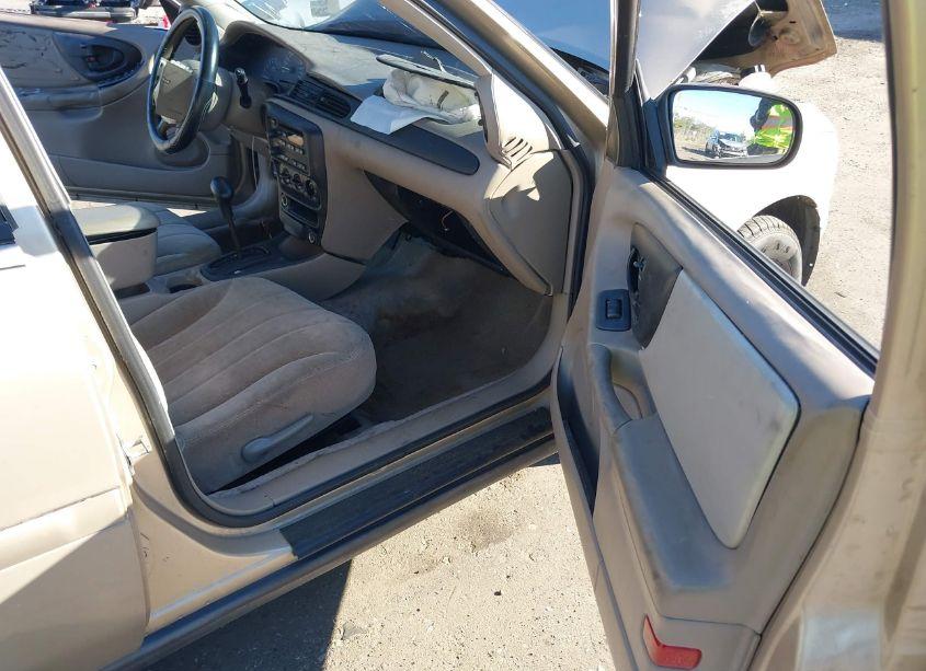 Photo 5 of 2005 Chevrolet Classic (VIN 1G1ND52F15M133495)