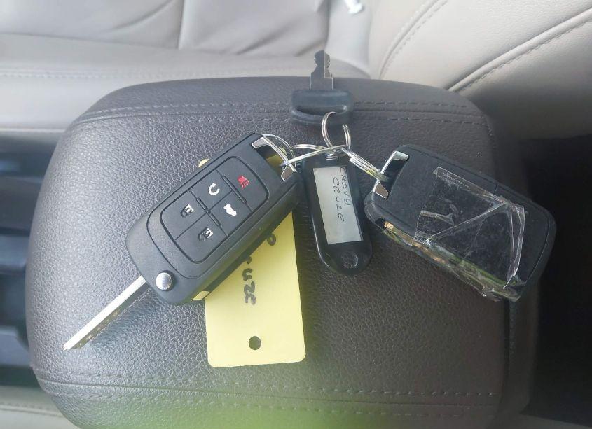 Photo 11 of 2014 Chevrolet Cruze DIESEL (VIN 1G1P75SZ3E7270138)