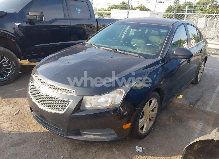 Photo 2 of 2014 Chevrolet Cruze DIESEL (VIN 1G1P75SZ5E7204609)