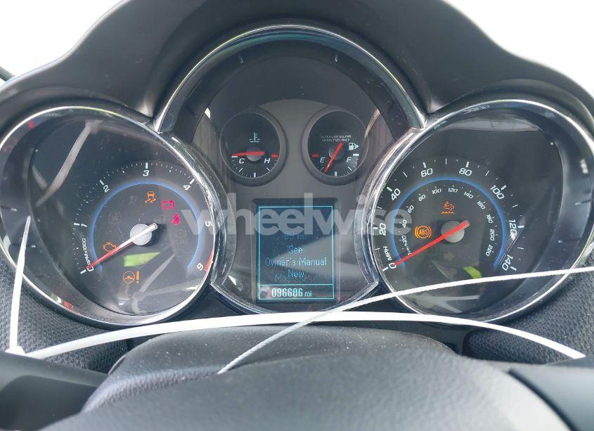 Photo 7 of 2014 Chevrolet Cruze (VIN 1G1P75SZ9E7225933)