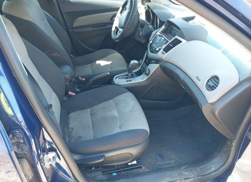 Photo 5 of 2013 Chevrolet Cruze LS AUTO (VIN 1G1PA5SG0D7107512)