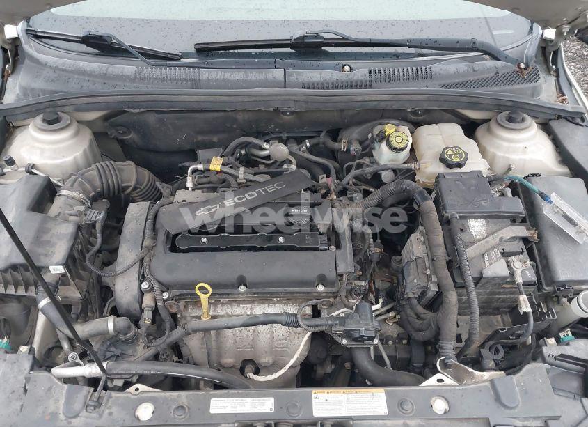Photo 10 of 2013 Chevrolet Cruze LS AUTO (VIN 1G1PA5SG0D7187247)