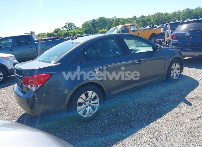 Photo 4 of 2013 Chevrolet Cruze LS AUTO (VIN 1G1PA5SG0D7224166)