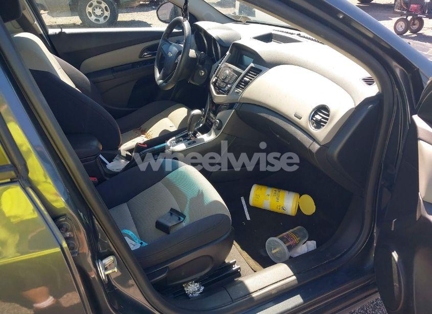 Photo 5 of 2013 Chevrolet Cruze LS AUTO (VIN 1G1PA5SG0D7224166)