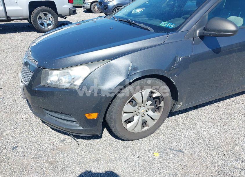 Photo 6 of 2013 Chevrolet Cruze LS AUTO (VIN 1G1PA5SG0D7224166)