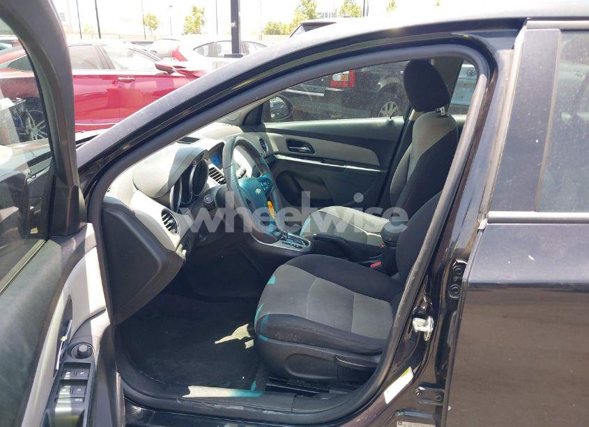 Photo 5 of 2013 Chevrolet Cruze LS AUTO (VIN 1G1PA5SG0D7250220)