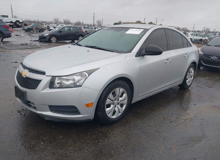 Photo 2 of 2013 Chevrolet Cruze LS AUTO (VIN 1G1PA5SG0D7282049)
