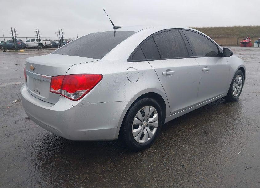 Photo 4 of 2013 Chevrolet Cruze LS AUTO (VIN 1G1PA5SG0D7282049)