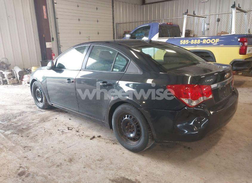 Photo 3 of 2013 Chevrolet Cruze LS AUTO (VIN 1G1PA5SG0D7294900)
