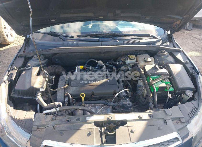 Photo 10 of 2013 Chevrolet Cruze LS AUTO (VIN 1G1PA5SG0D7318371)