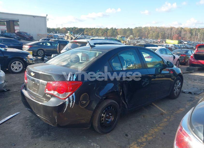 Photo 4 of 2013 Chevrolet Cruze LS AUTO (VIN 1G1PA5SG0D7318371)