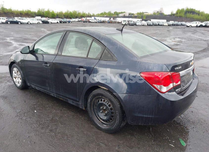Photo 3 of 2014 Chevrolet Cruze LS AUTO (VIN 1G1PA5SG0E7141516)
