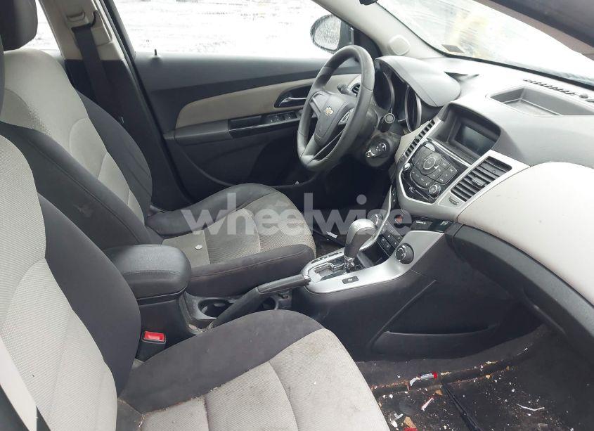 Photo 5 of 2014 Chevrolet Cruze LS AUTO (VIN 1G1PA5SG0E7141516)