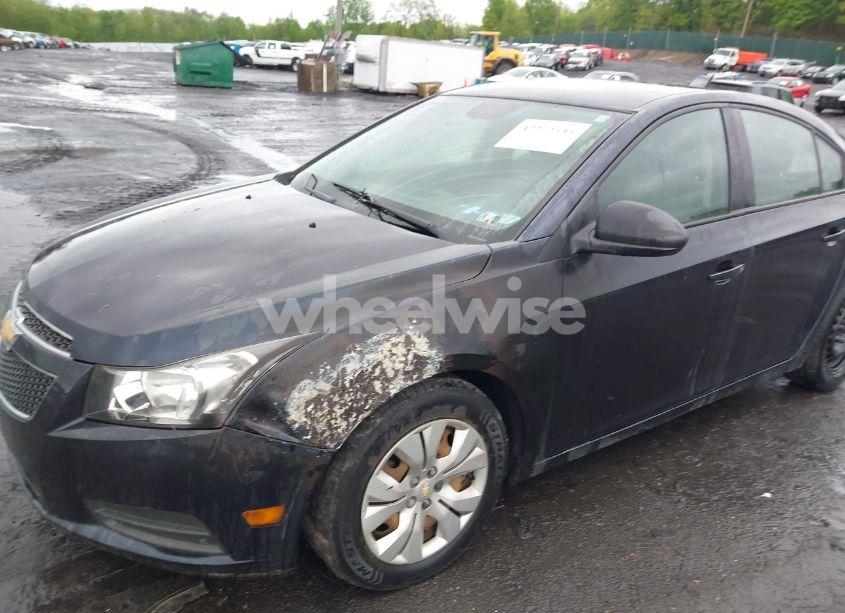 Photo 6 of 2014 Chevrolet Cruze LS AUTO (VIN 1G1PA5SG0E7141516)