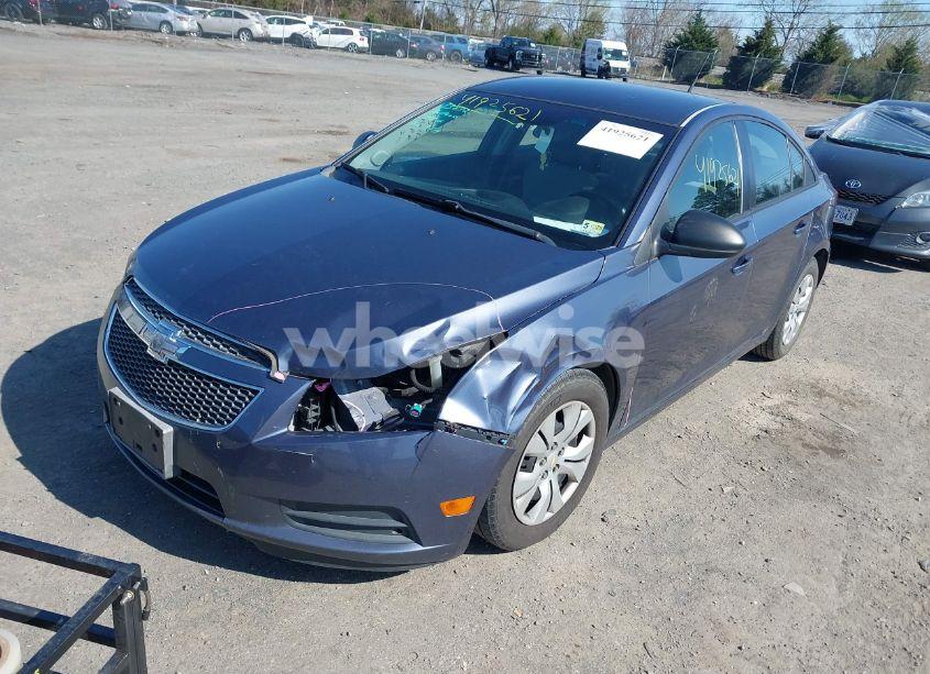 Photo 2 of 2014 Chevrolet Cruze LS AUTO (VIN 1G1PA5SG0E7281999)