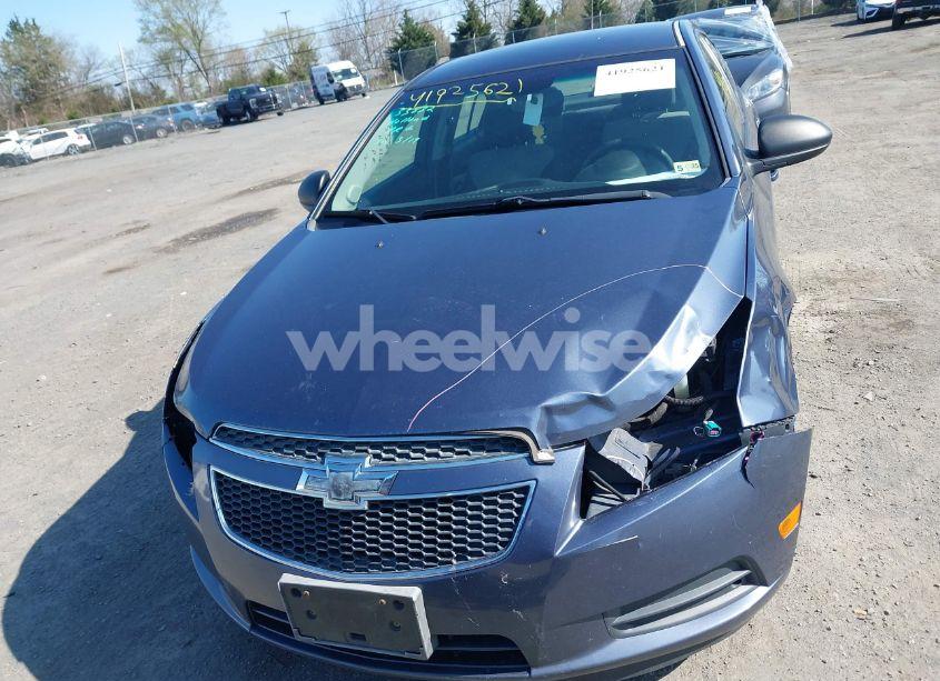 Photo 6 of 2014 Chevrolet Cruze LS AUTO (VIN 1G1PA5SG0E7281999)