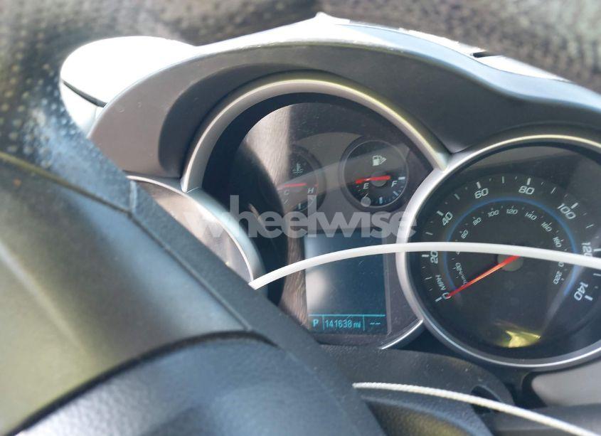 Photo 7 of 2014 Chevrolet Cruze LS AUTO (VIN 1G1PA5SG0E7281999)