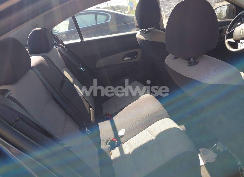 Photo 8 of 2014 Chevrolet Cruze LS AUTO (VIN 1G1PA5SG0E7281999)