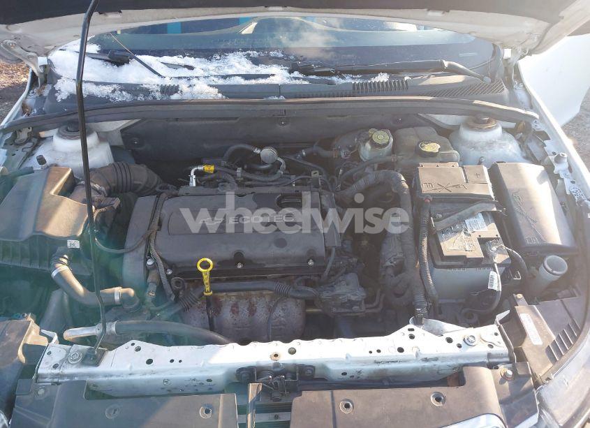 Photo 10 of 2014 Chevrolet Cruze LS AUTO (VIN 1G1PA5SG0E7328254)