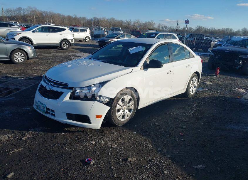 Photo 2 of 2014 Chevrolet Cruze LS AUTO (VIN 1G1PA5SG0E7328254)