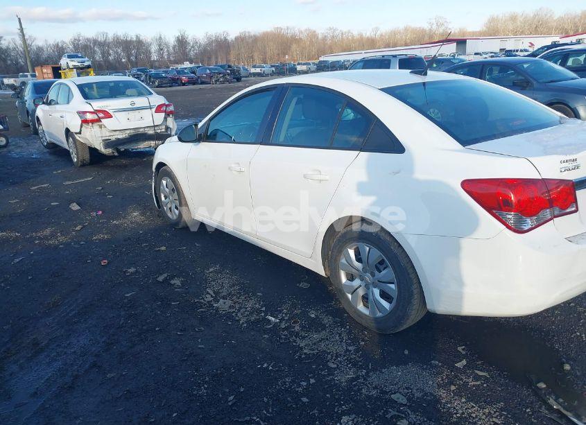 Photo 3 of 2014 Chevrolet Cruze LS AUTO (VIN 1G1PA5SG0E7328254)
