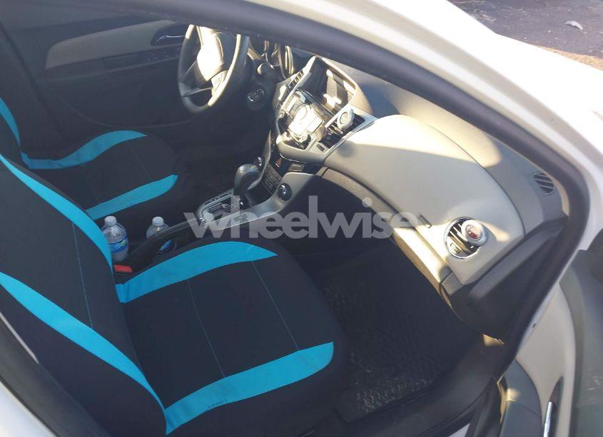 Photo 5 of 2014 Chevrolet Cruze LS AUTO (VIN 1G1PA5SG0E7328254)