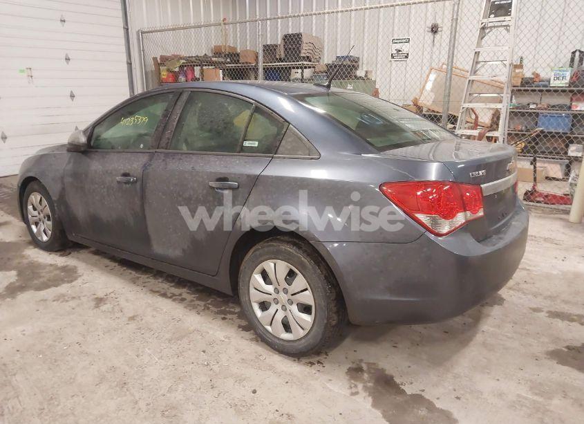 Photo 3 of 2014 Chevrolet Cruze LS AUTO (VIN 1G1PA5SG0E7348780)