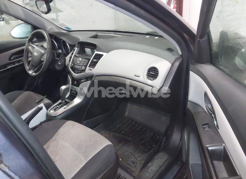 Photo 5 of 2014 Chevrolet Cruze LS AUTO (VIN 1G1PA5SG0E7348780)