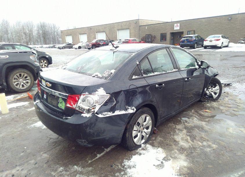 Photo 4 of 2014 Chevrolet Cruze LS AUTO (VIN 1G1PA5SG0E7402255)