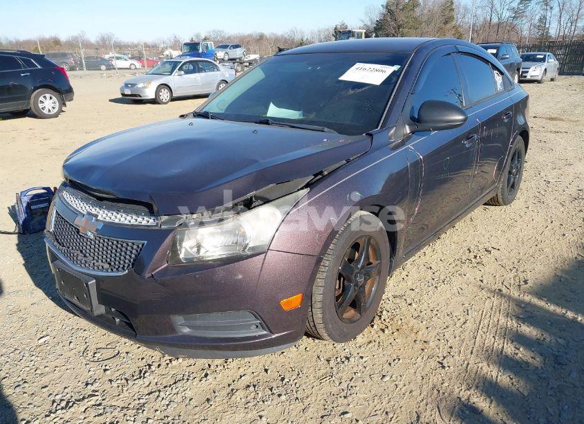 Photo 2 of 2014 Chevrolet Cruze LS AUTO (VIN 1G1PA5SG0E7427026)