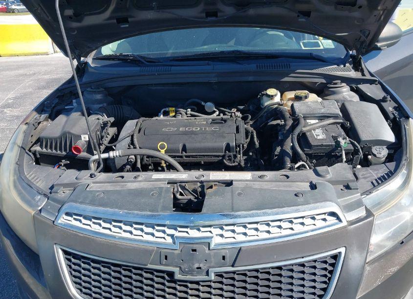 Photo 10 of 2014 Chevrolet Cruze LS AUTO (VIN 1G1PA5SG0E7472063)