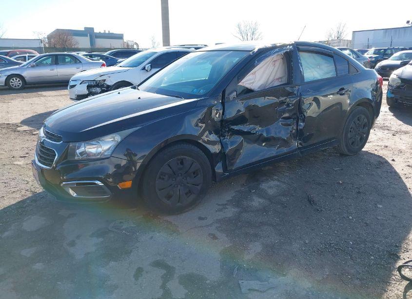 Photo 2 of 2015 Chevrolet Cruze LS AUTO (VIN 1G1PA5SG0F7114446)