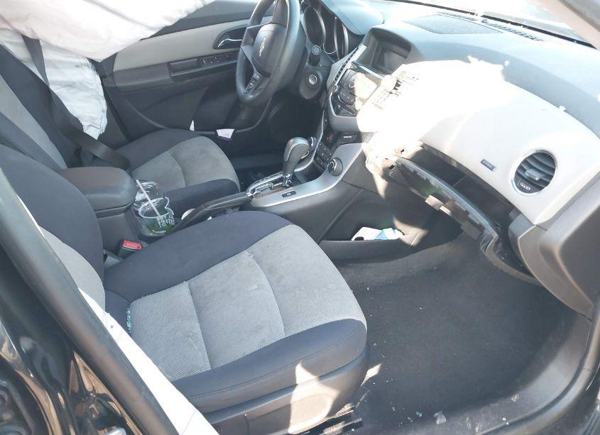 Photo 5 of 2015 Chevrolet Cruze LS AUTO (VIN 1G1PA5SG0F7114446)