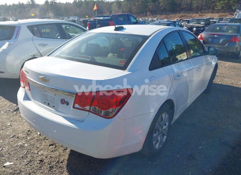 Photo 4 of 2015 Chevrolet Cruze LS AUTO (VIN 1G1PA5SG0F7191477)