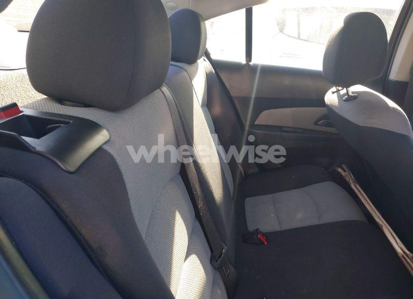 Photo 8 of 2015 Chevrolet Cruze LS AUTO (VIN 1G1PA5SG0F7191477)